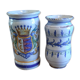 2 pharmacy jars in faience