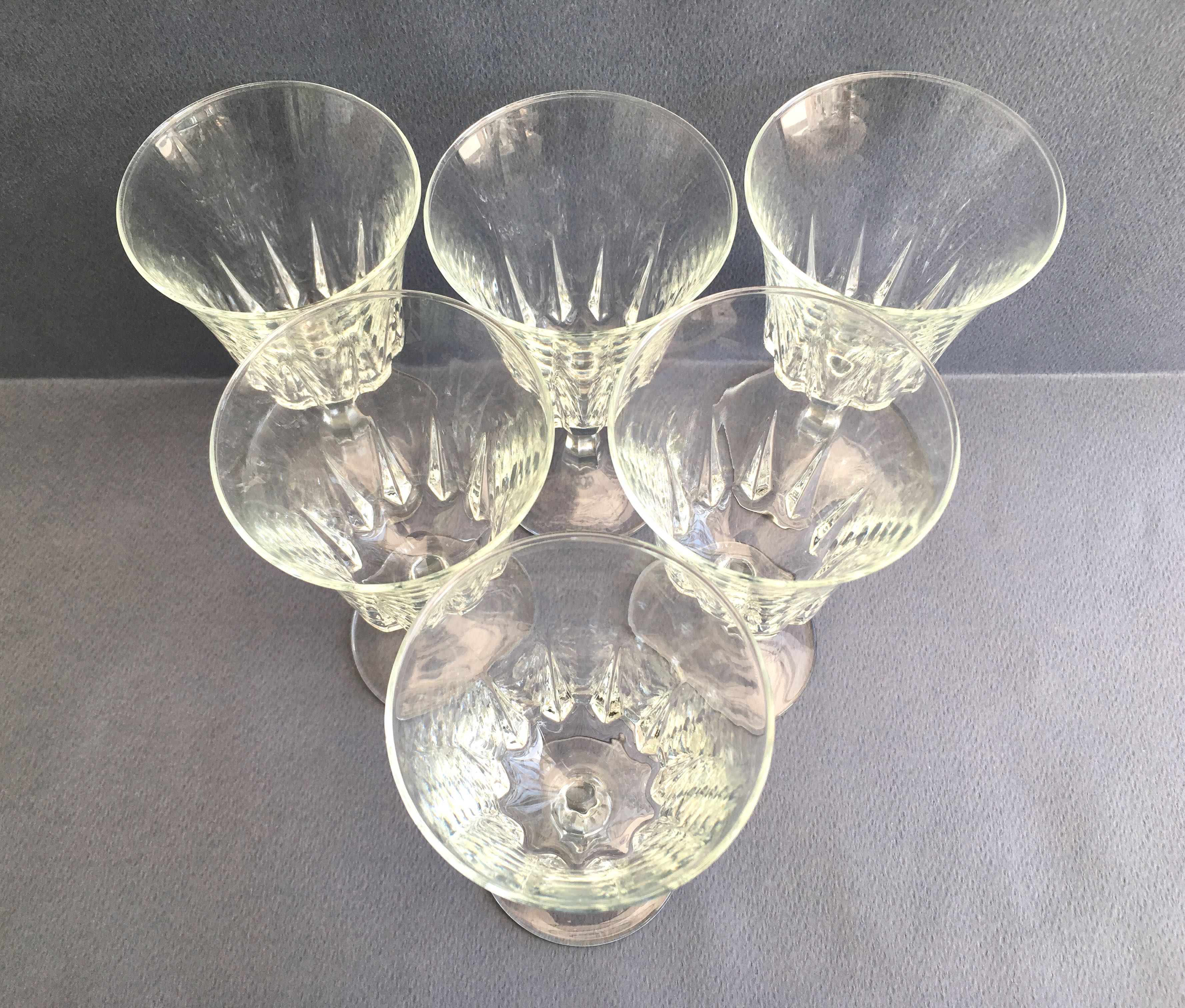 Set of 6 vintage wine glasses