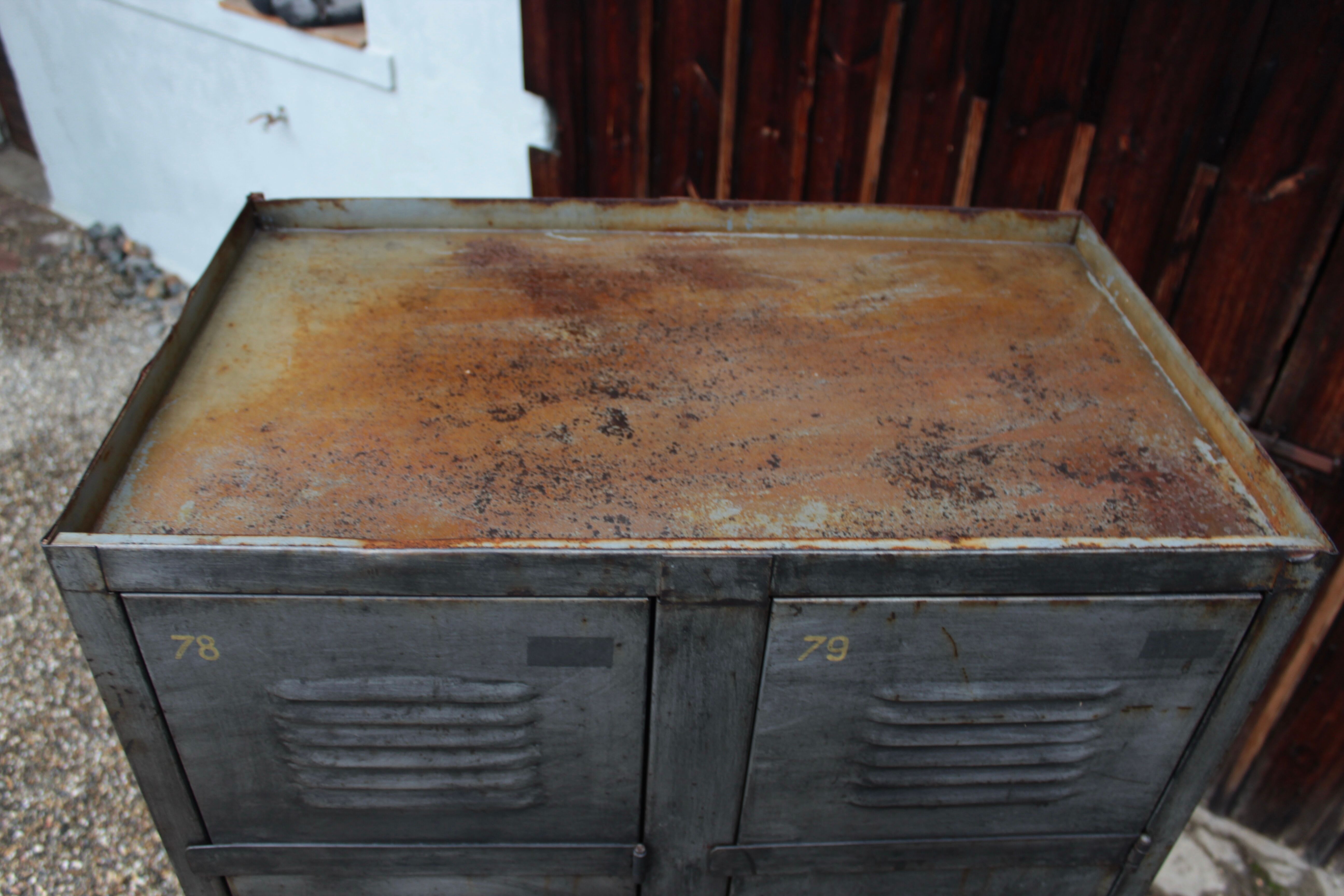 Metal cloakroom 1970