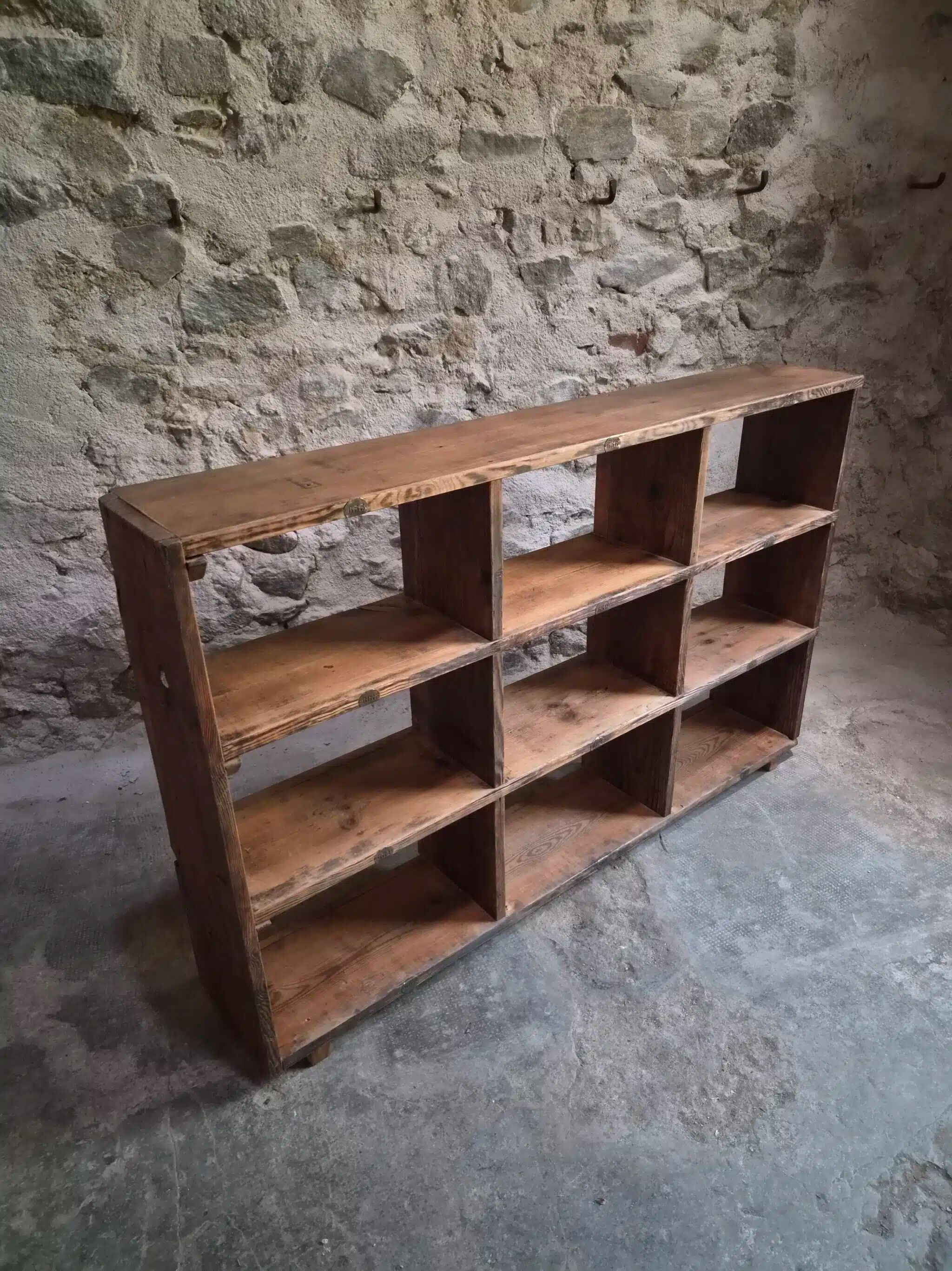 Old workshop shelf in French pine, industrial shoe cabinet, around 1900.