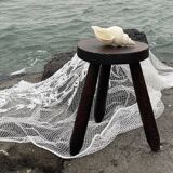 Tripod farm stool