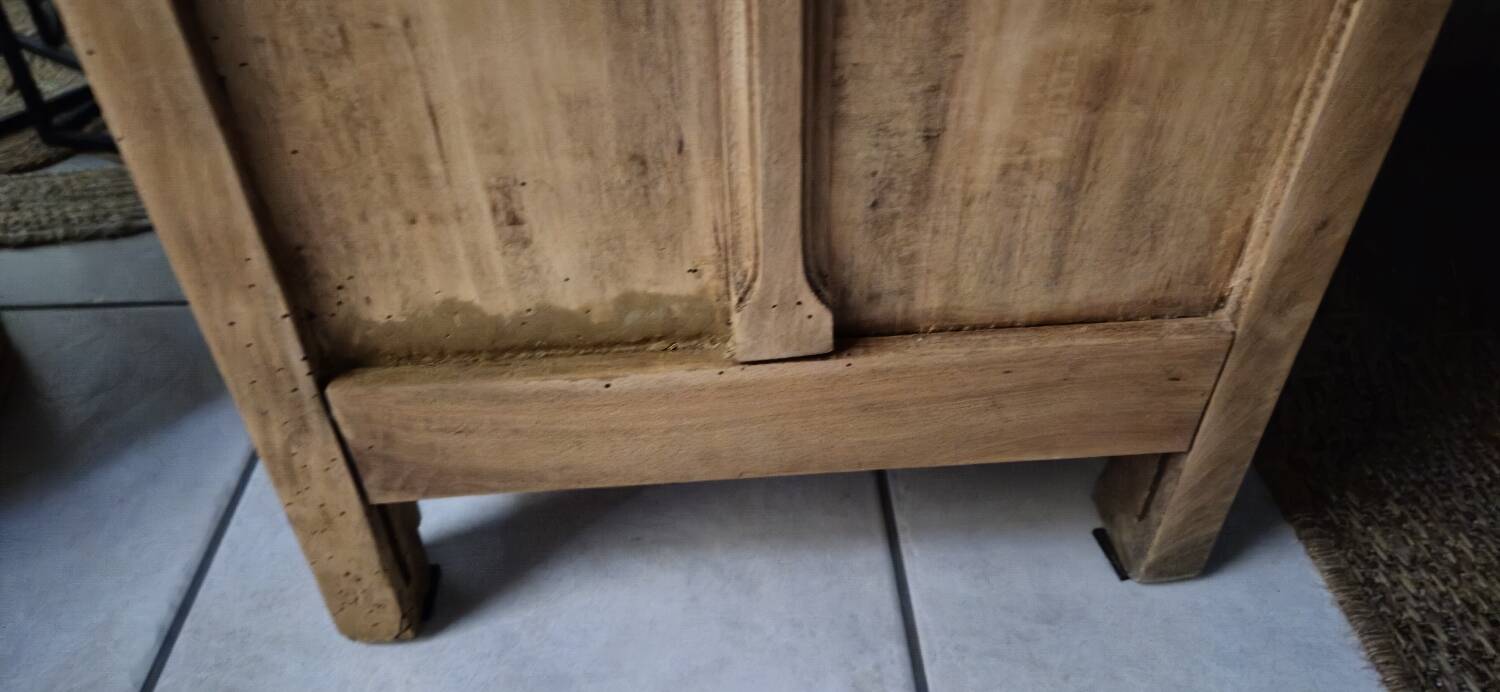 Armoire parisienne