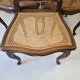Ensemble de 6 chaises de salle à manger antiques en style Louis XV avec dossier en osier provençal.