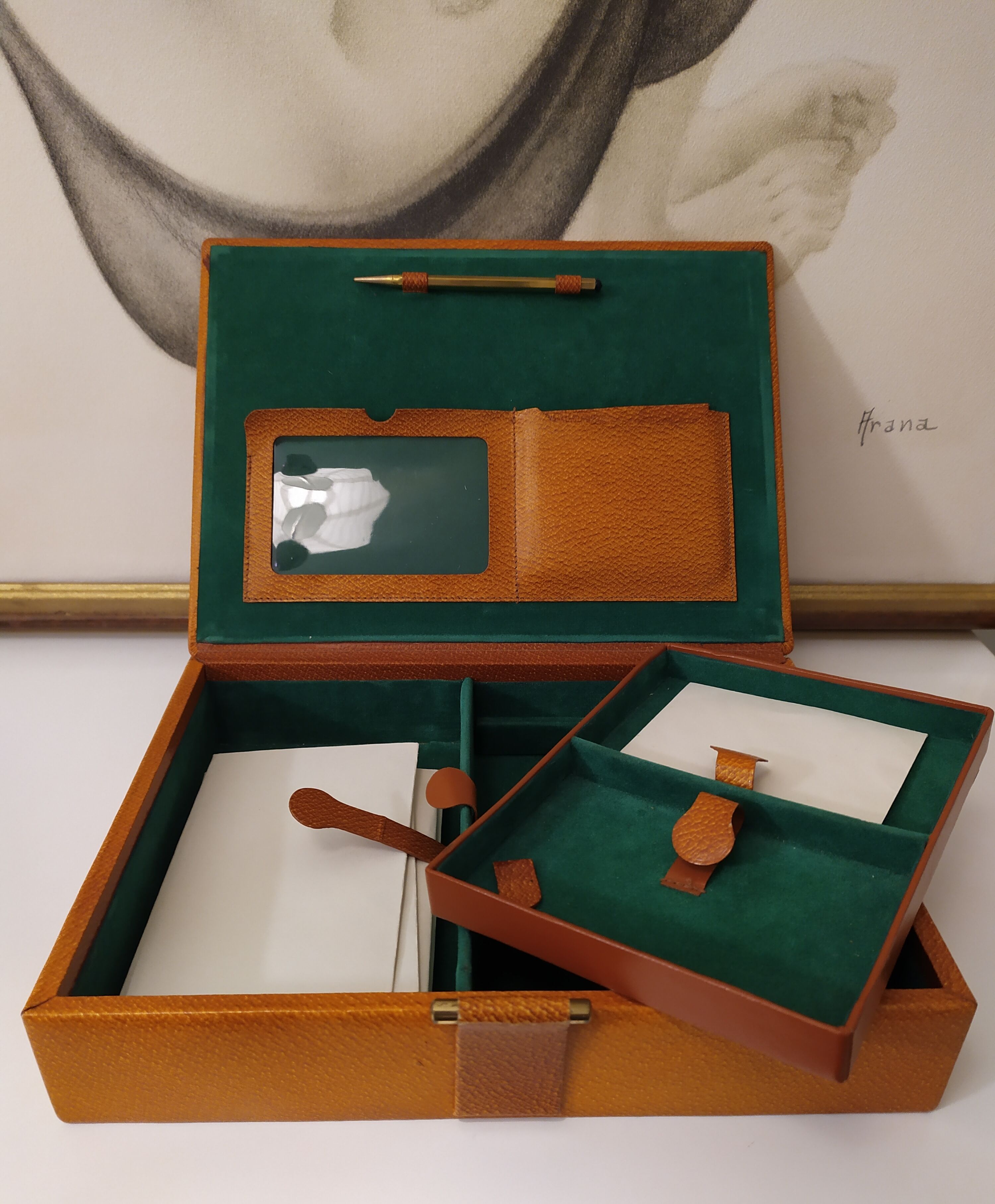 Antique leather box the tanner