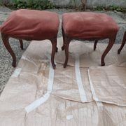 Paire de fauteuils avec ses reposes pieds style Louis Philippe en noyer