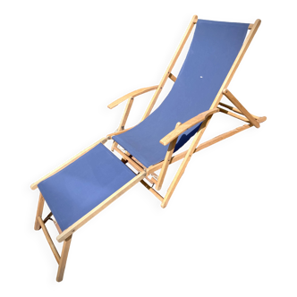 Chilean with armrest and wooden footrest