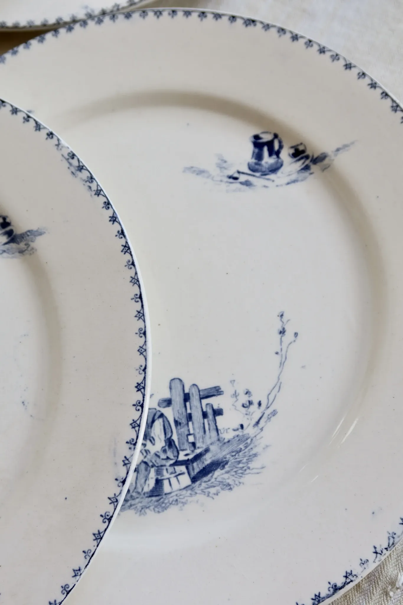 6 antique flat plates Creil and Montereau Téniers service