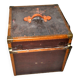 Malle carrée ancienne en bois, laiton et cuir - Coffre de voyage 1920 45cm