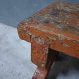 Antique wooden bench, en brun mocca