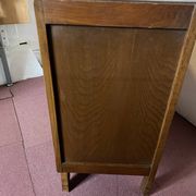 Vintage chest of drawers around 1960 - 3 drawers -Medium oak color - Compass feet -Very good condition