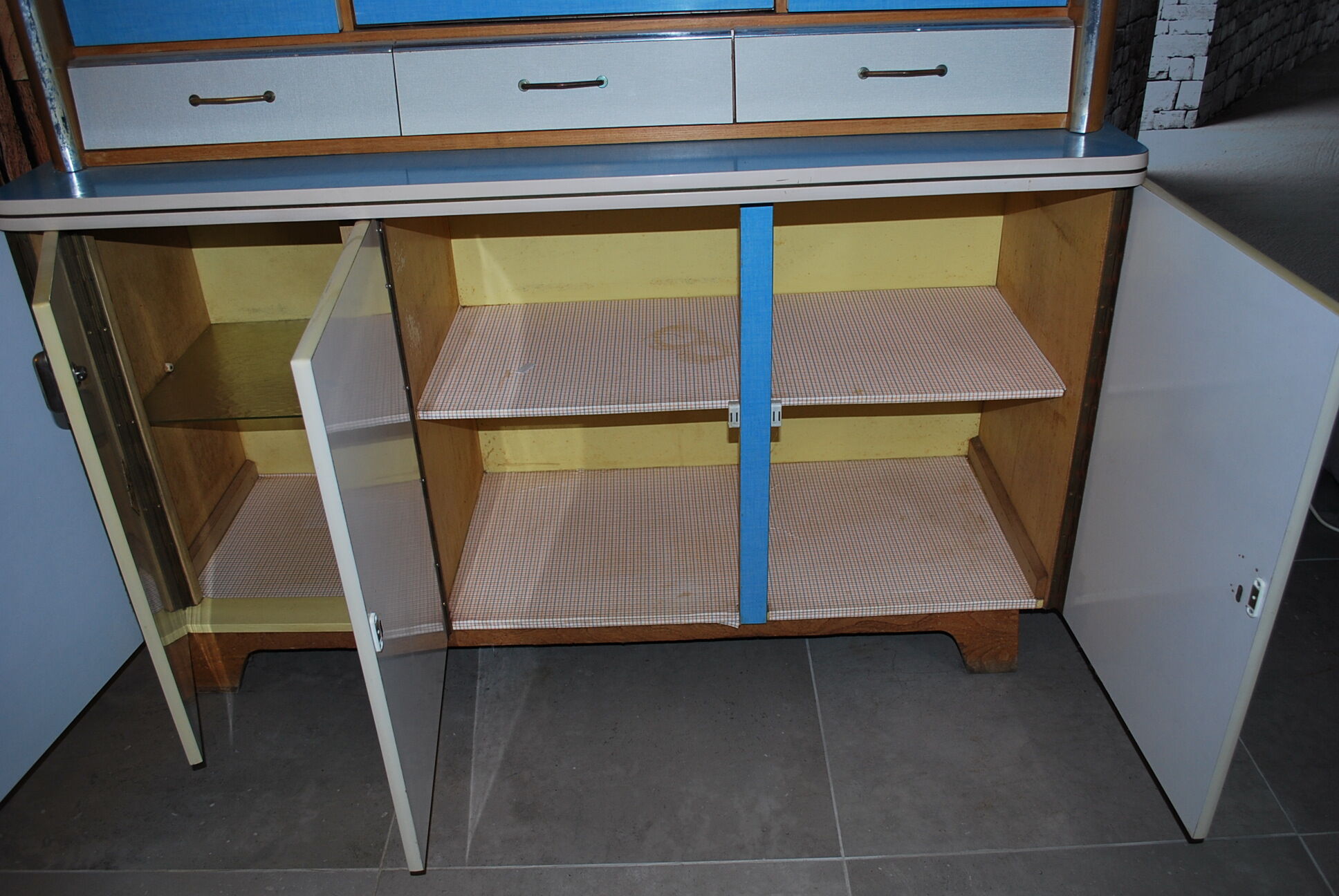 Vintage buffet