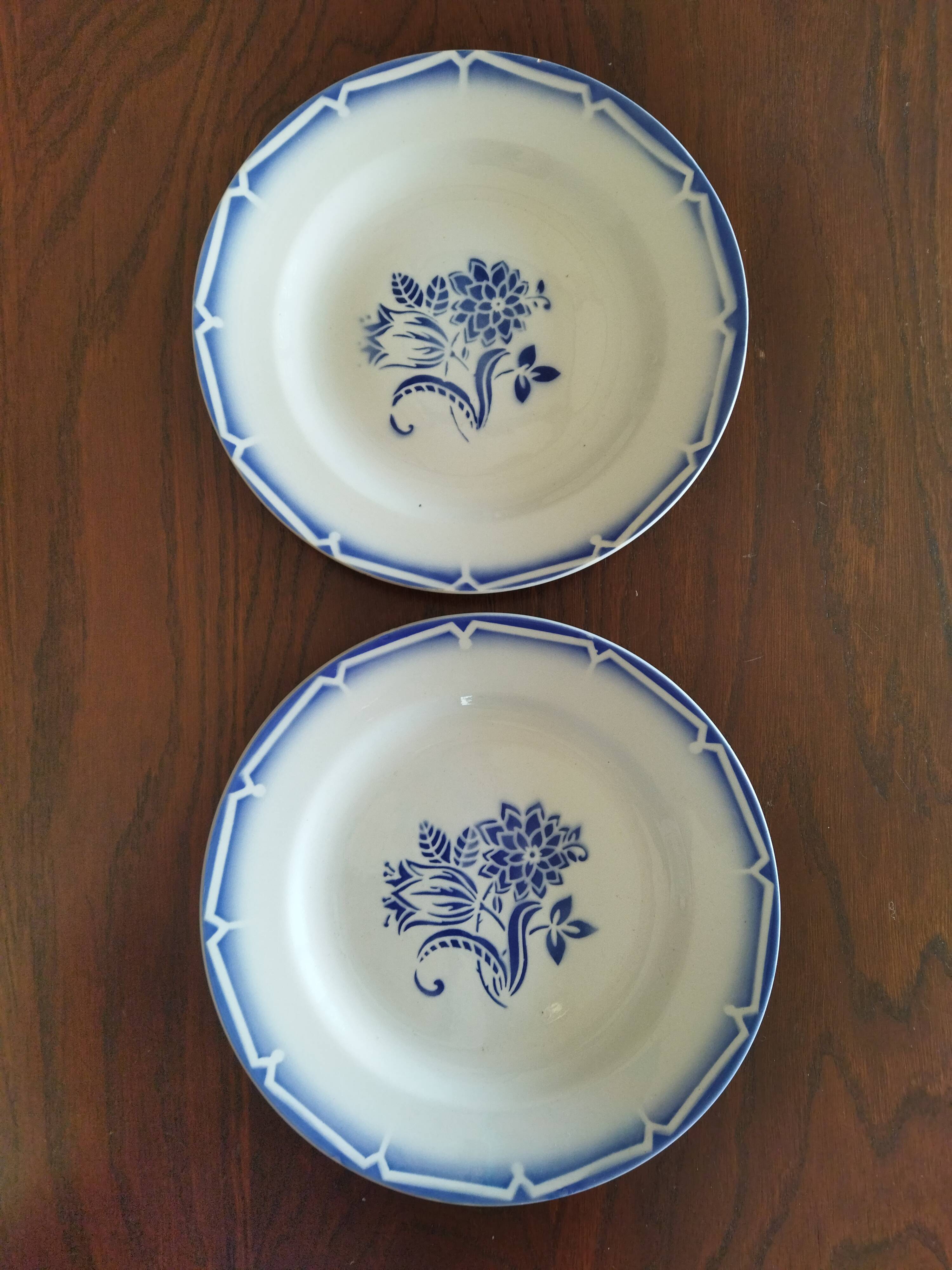 8 French earthenware dinner plates (Gien Sarreguemines Digoin Moulin des Loups Orchies)