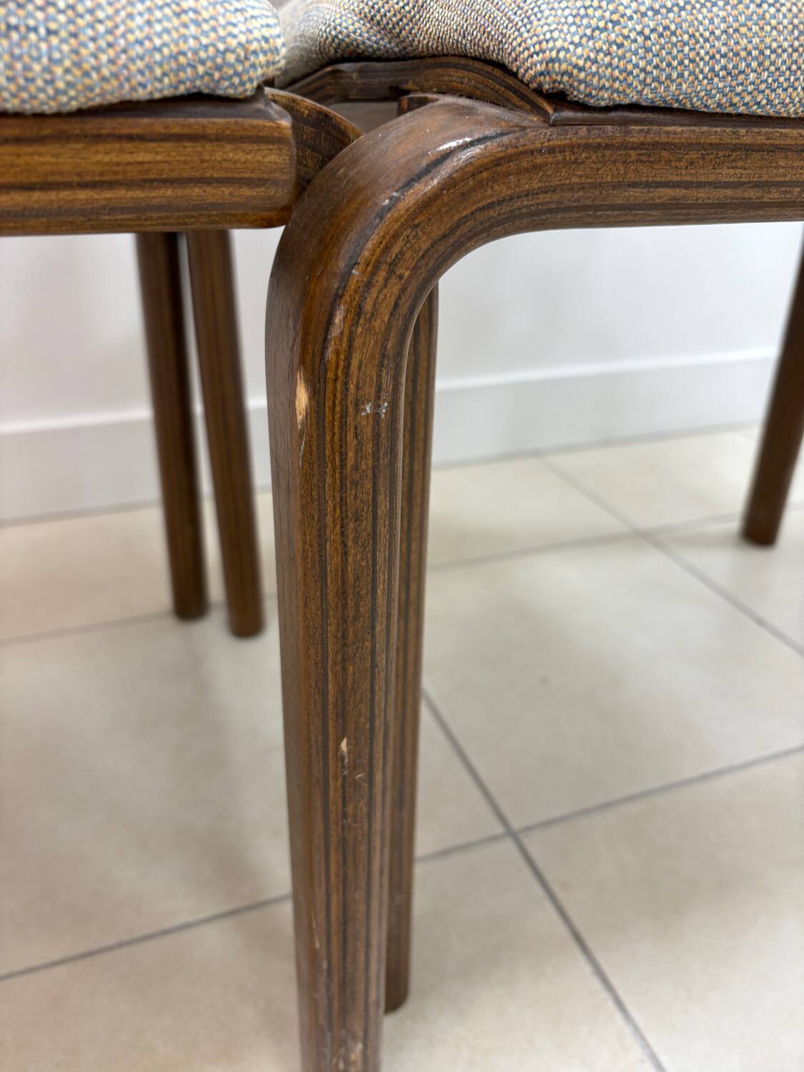 Chaises en noyer encastrable, Sauder designare, années 1960, USA