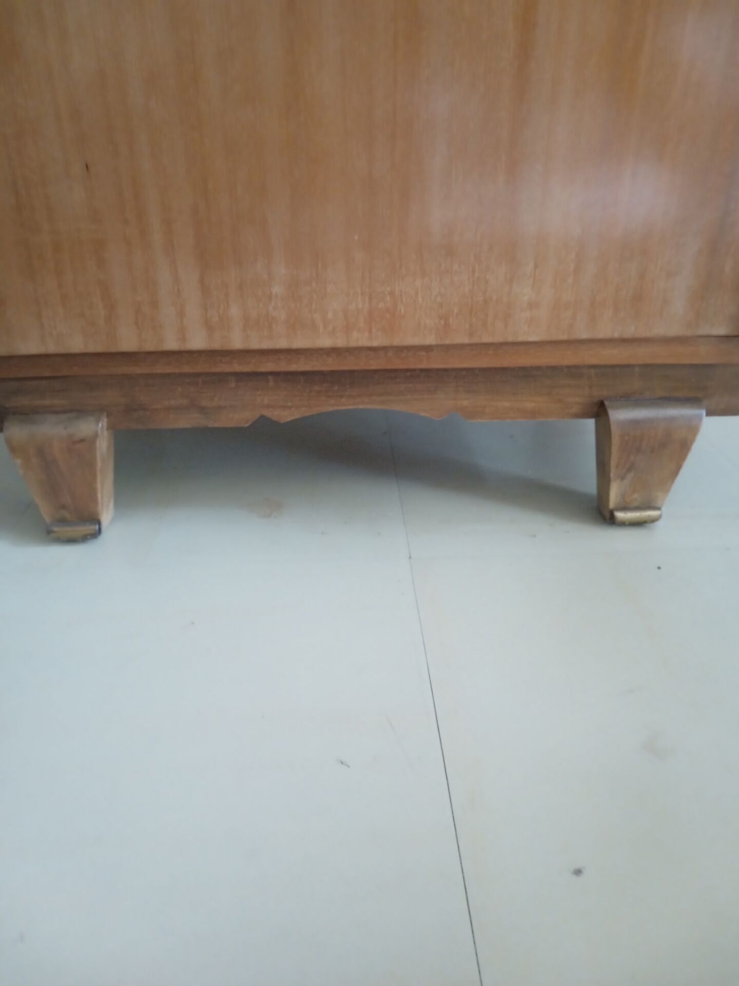 Furniture with 1 door