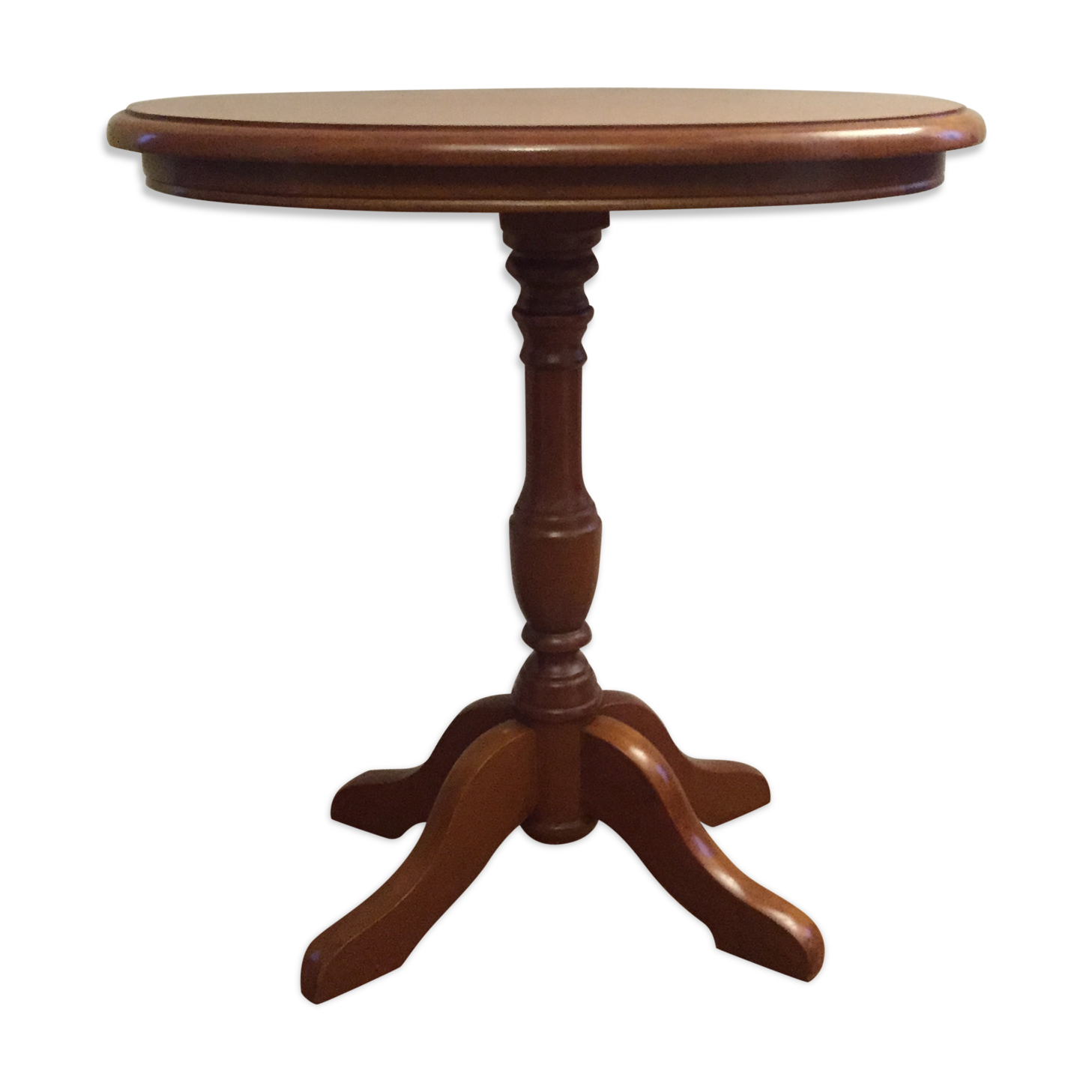 Oval pedestal table
