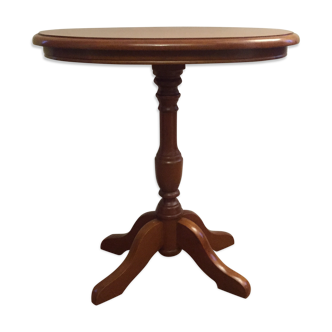 Oval pedestal table