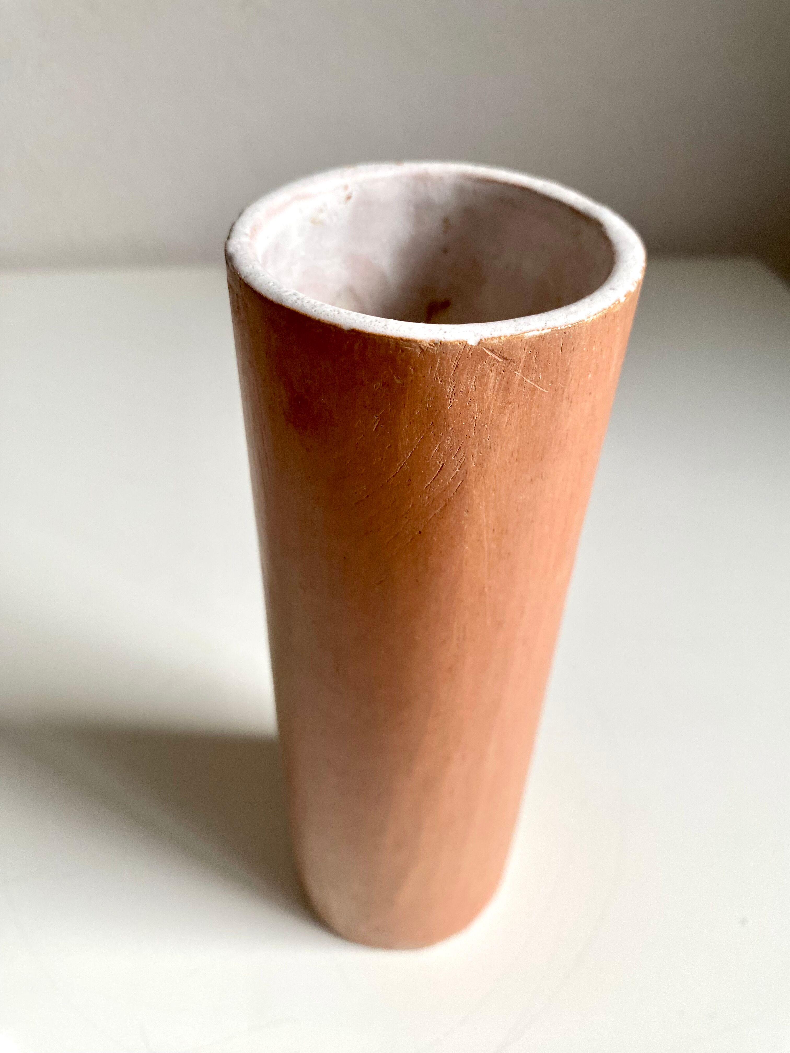 Vase terracotta roll enamelled interior