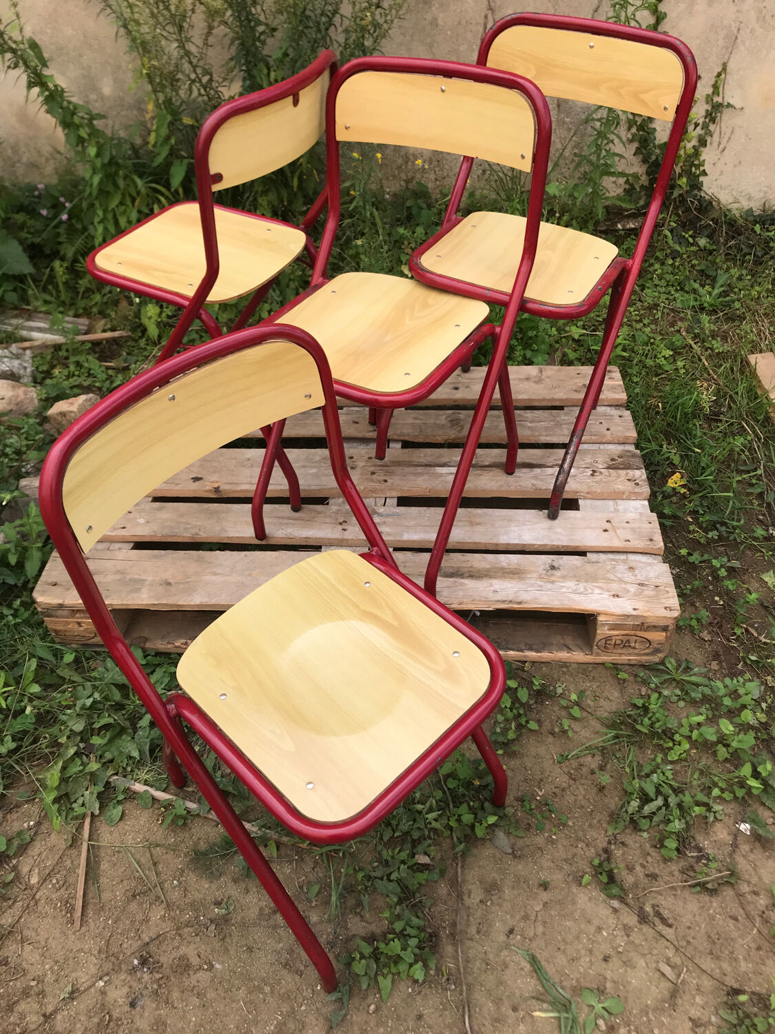 Chaises écoliers vintage