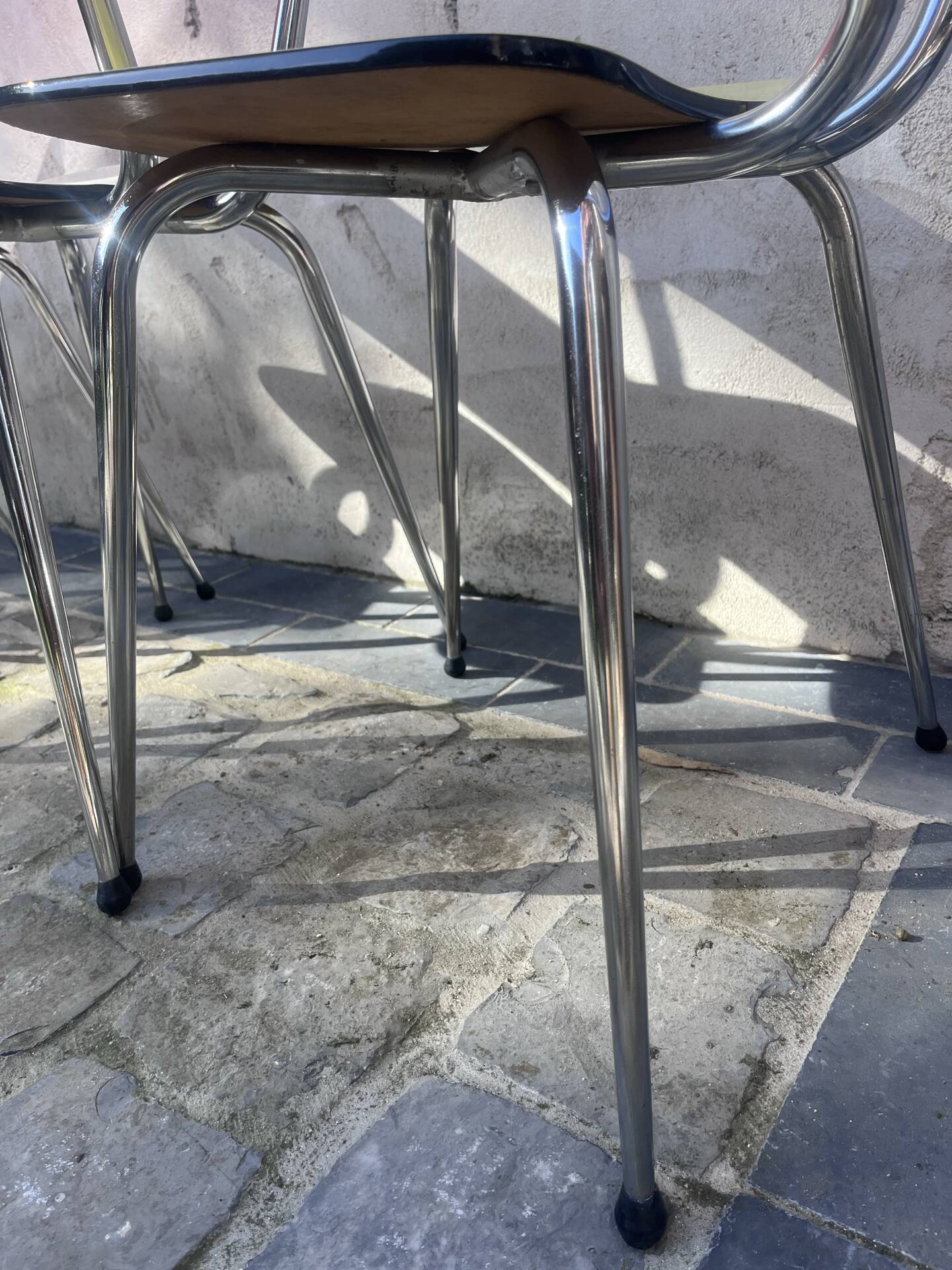 4 chaises en formica