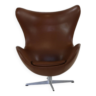 Arne Jacobsen Egg chair in cognac leather for Fritz Hansen