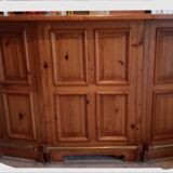 Bar with 2 stools