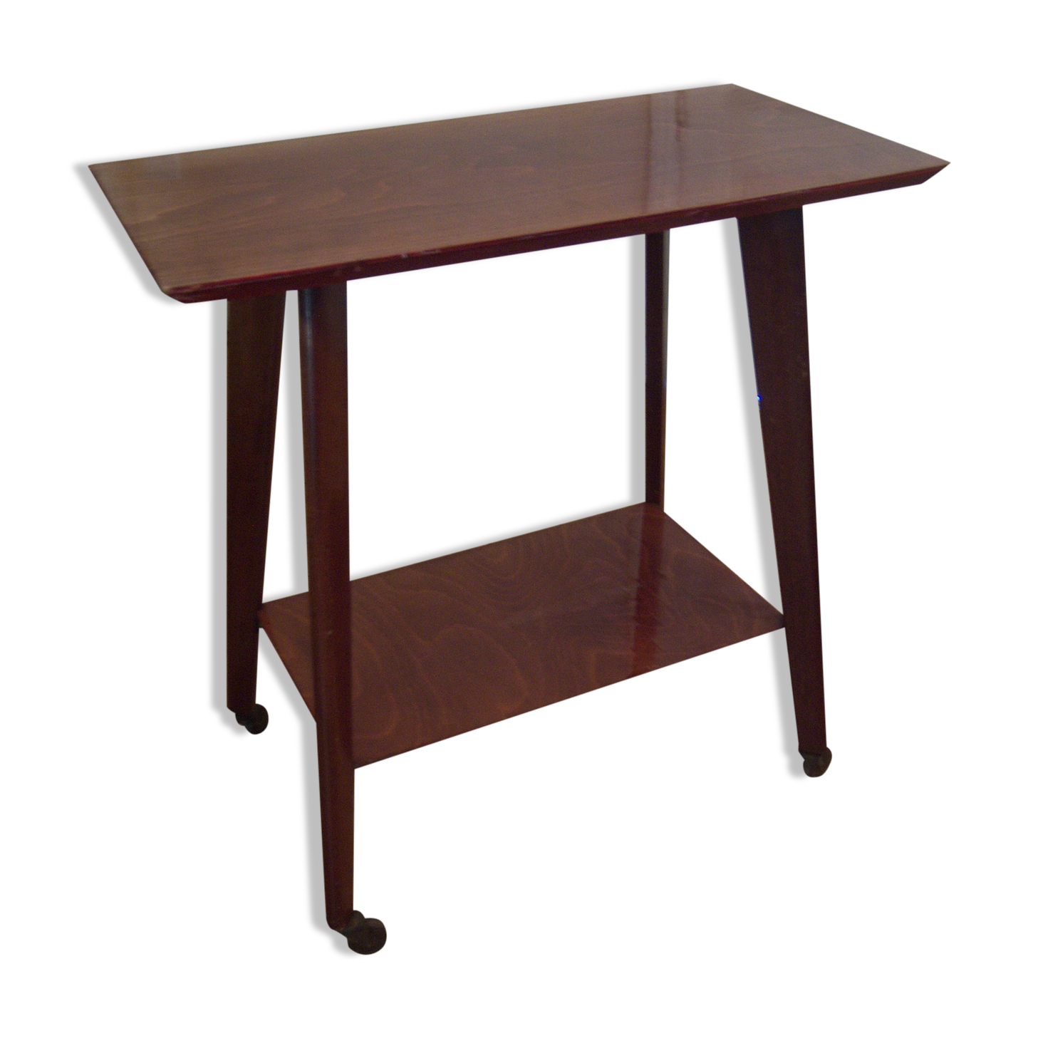 Serving table