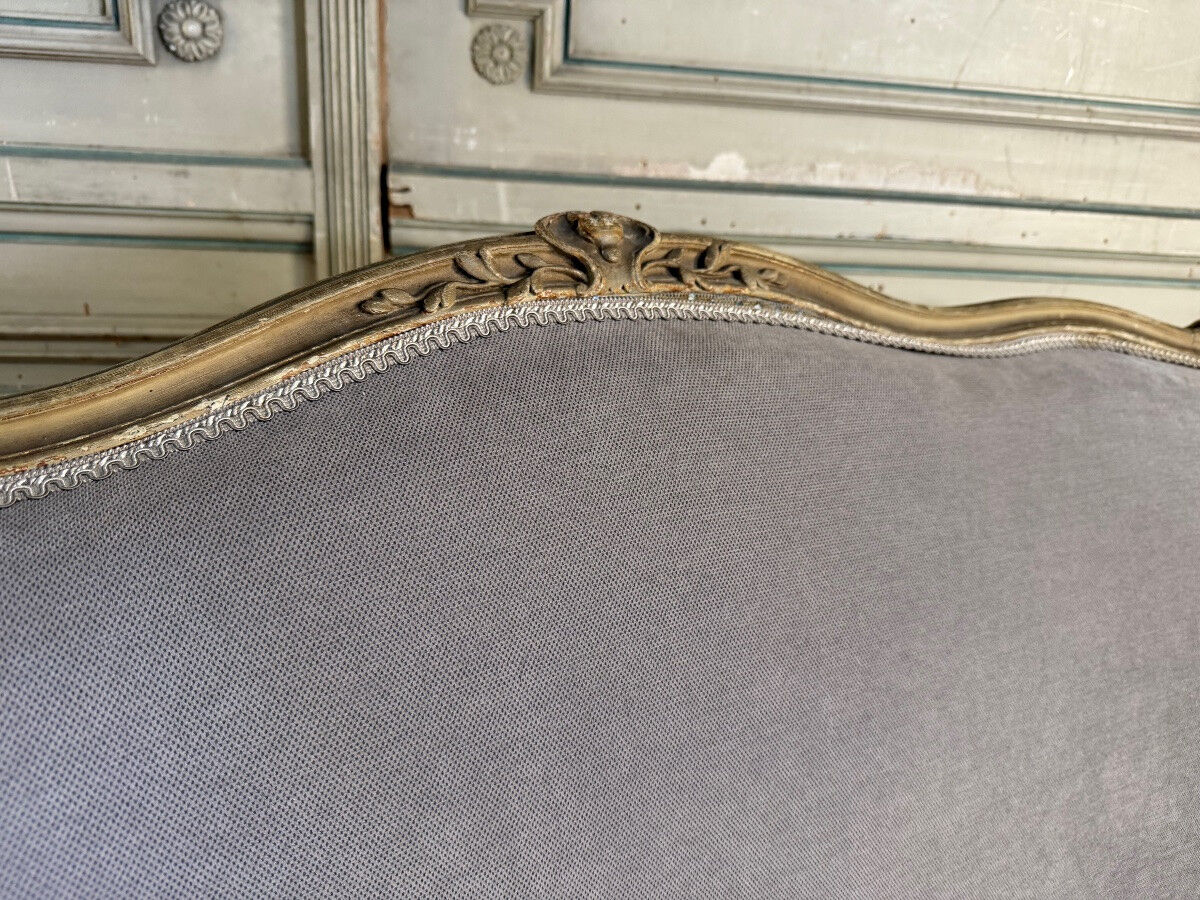 Louis XV style carved and painted wooden basket seat, 19th century.