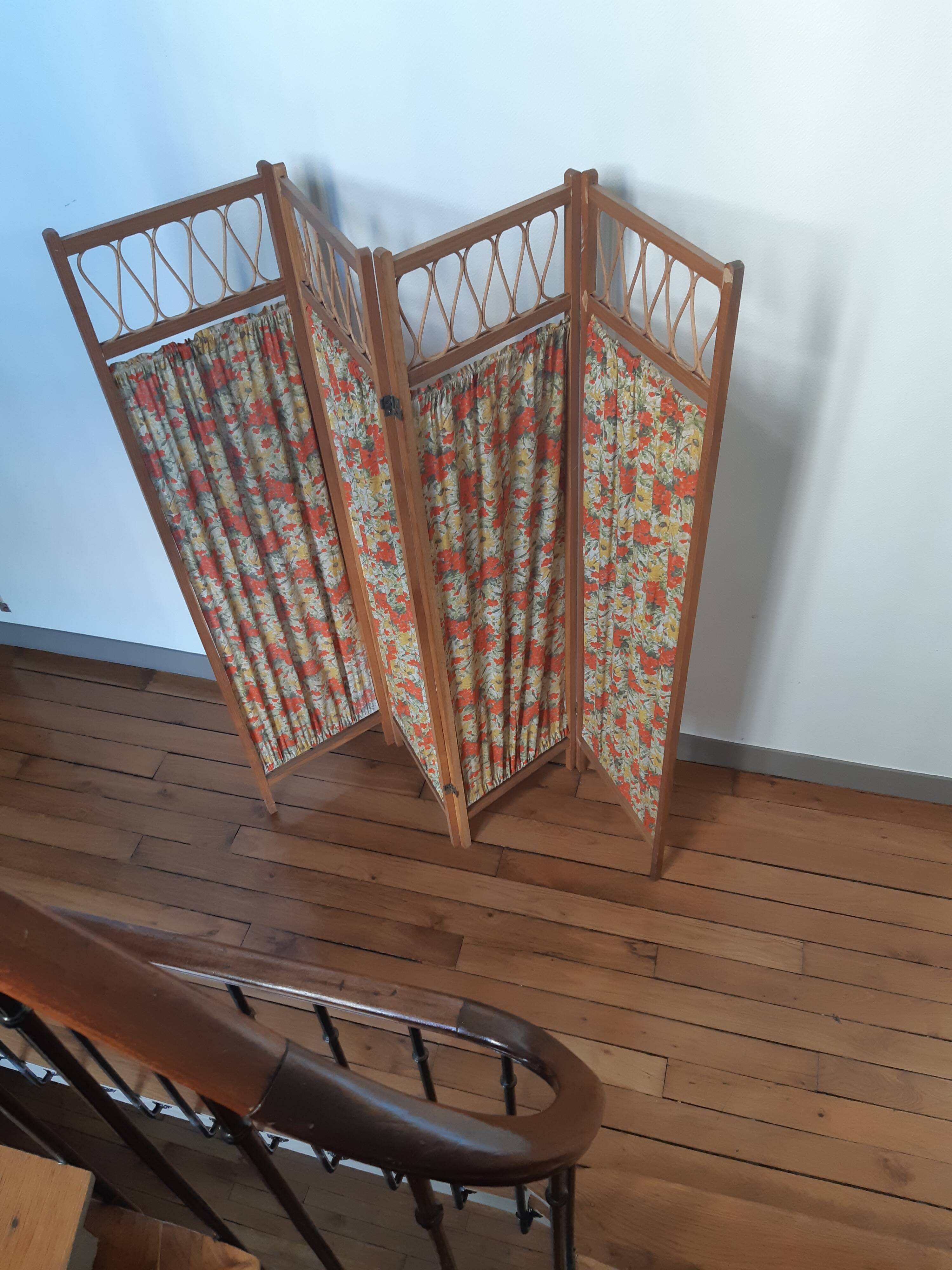 Wood and rattan screen