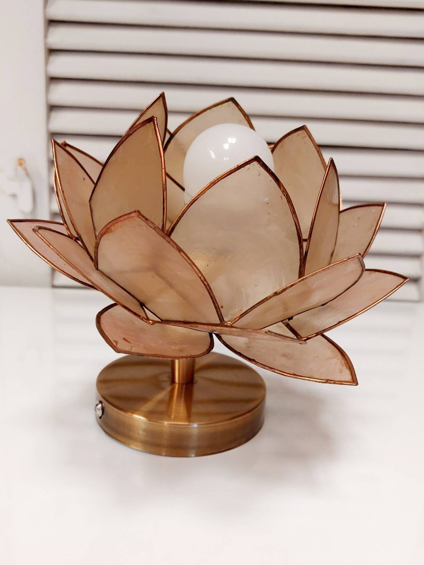 Applique fleur vintage en nacre 