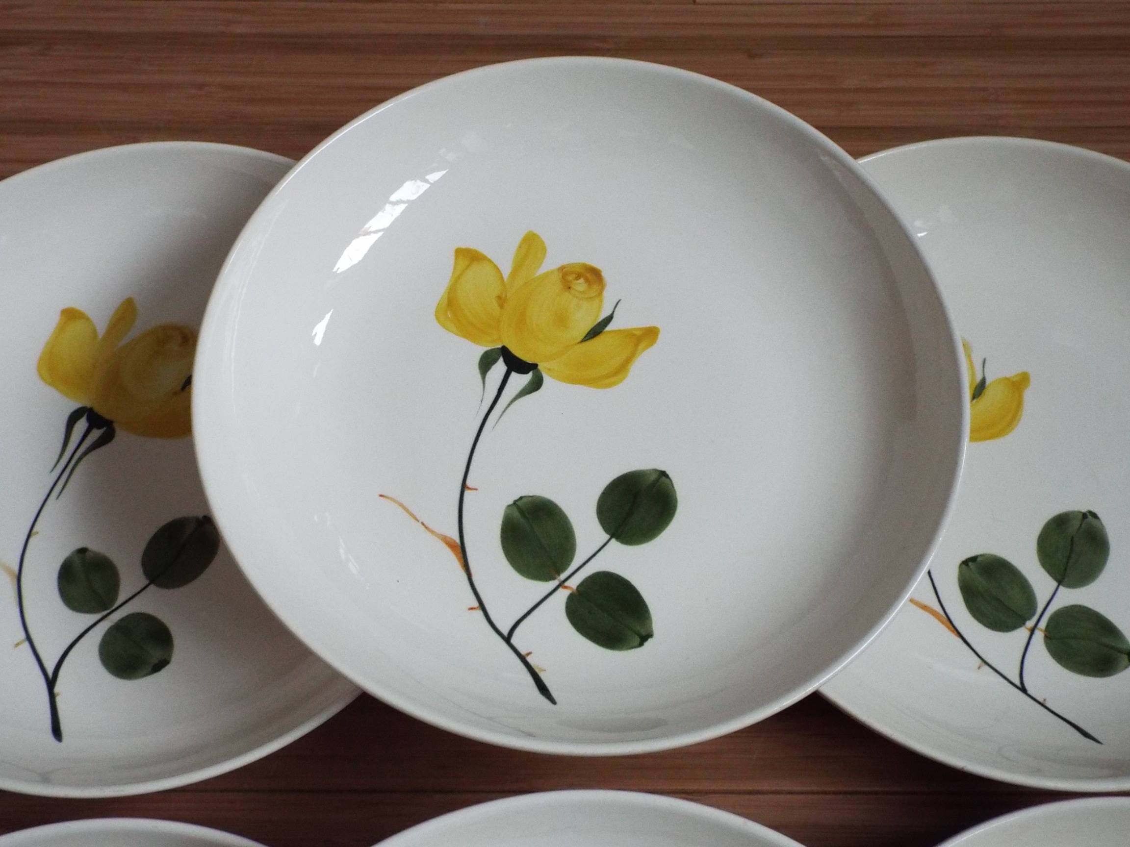 6 Villeroy and Boch Ophélia soup plates