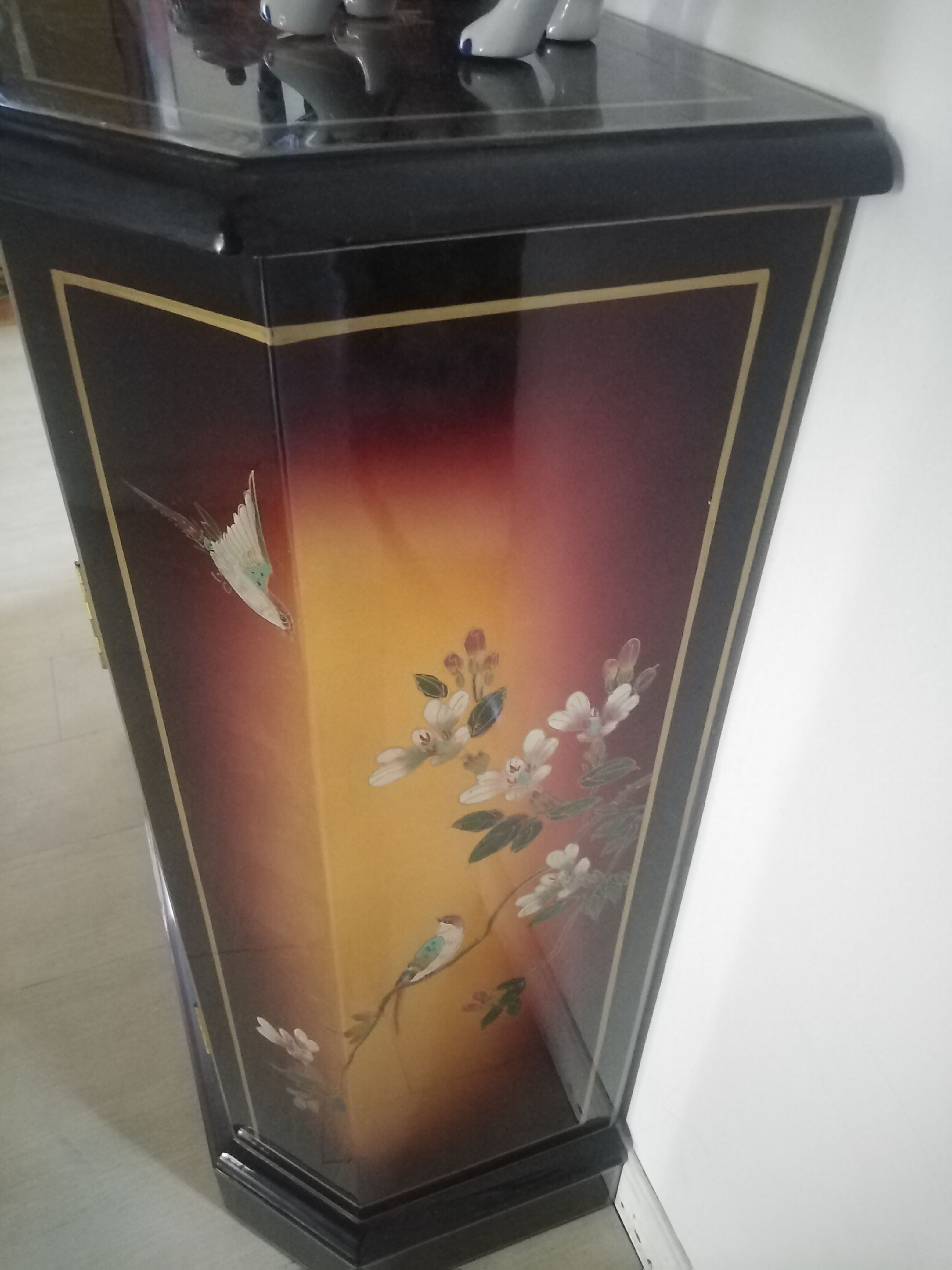 Chinese entrance cabinet