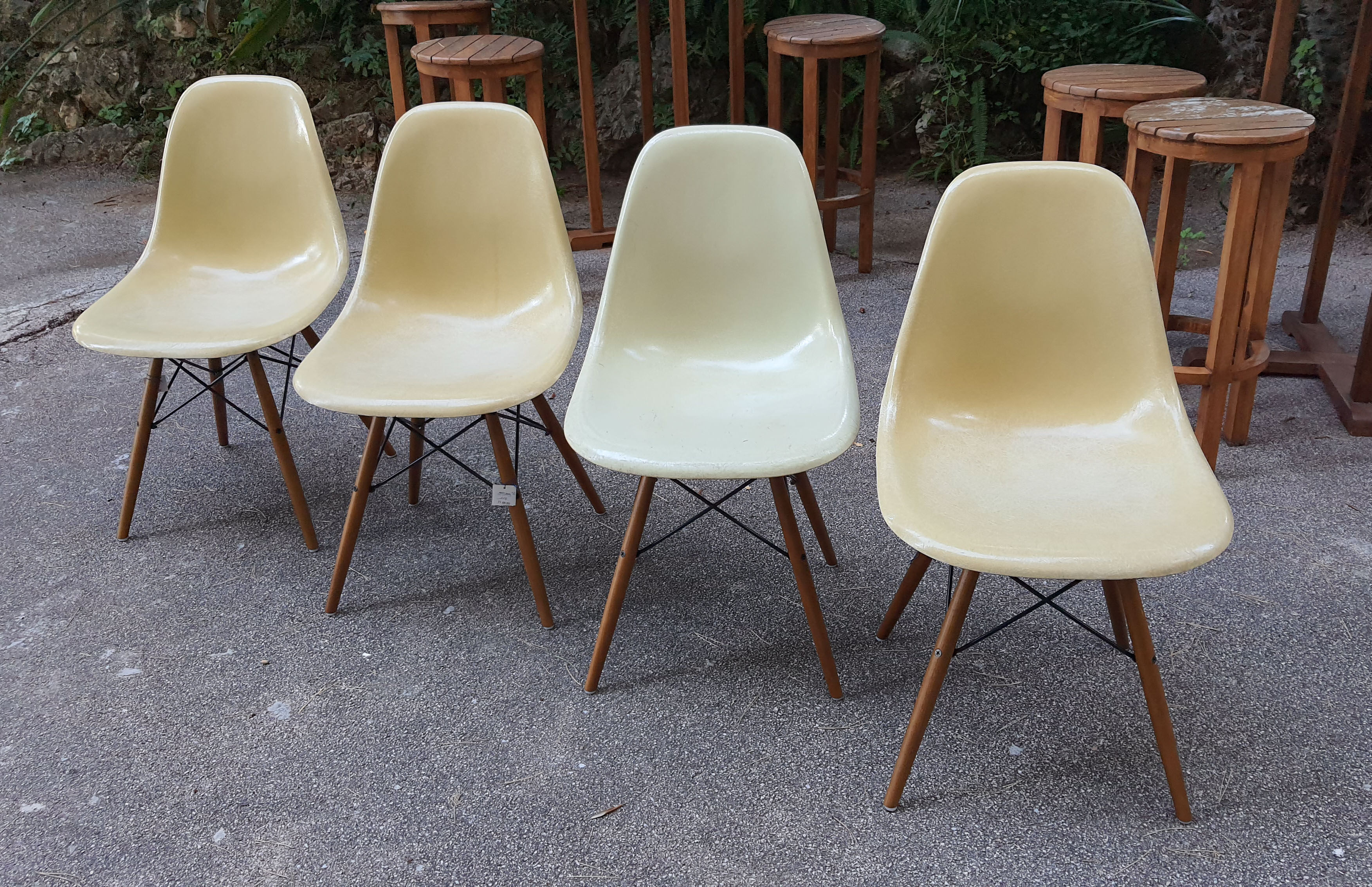 4 chaises DSW de Charles and Ray Eames