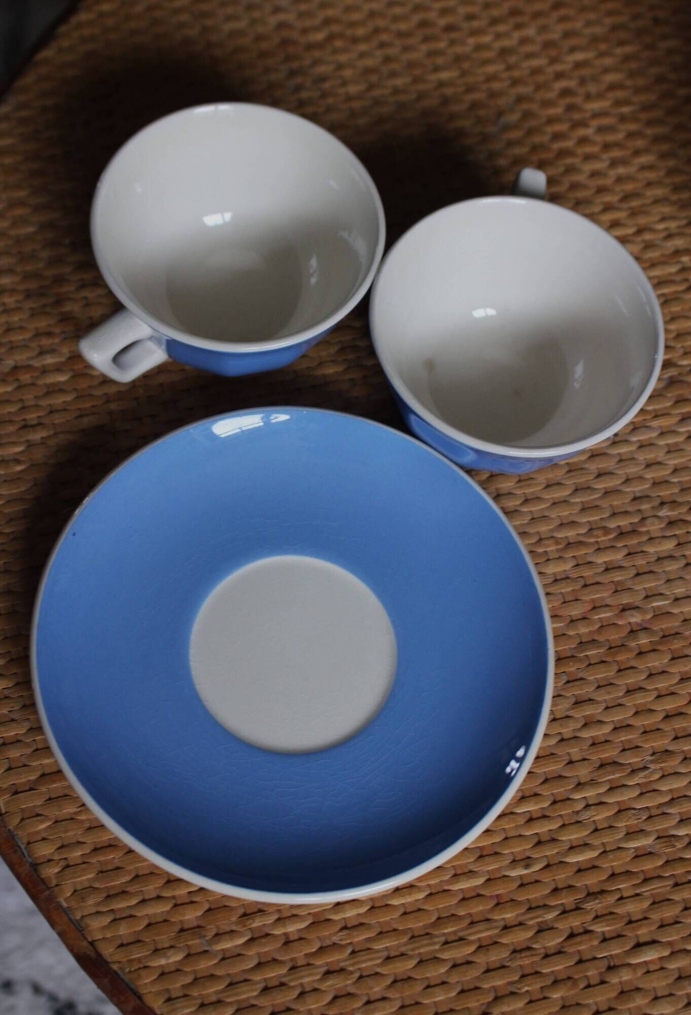 A set of 2 coffee cups + 1 blue saucer from Villeroy Boch