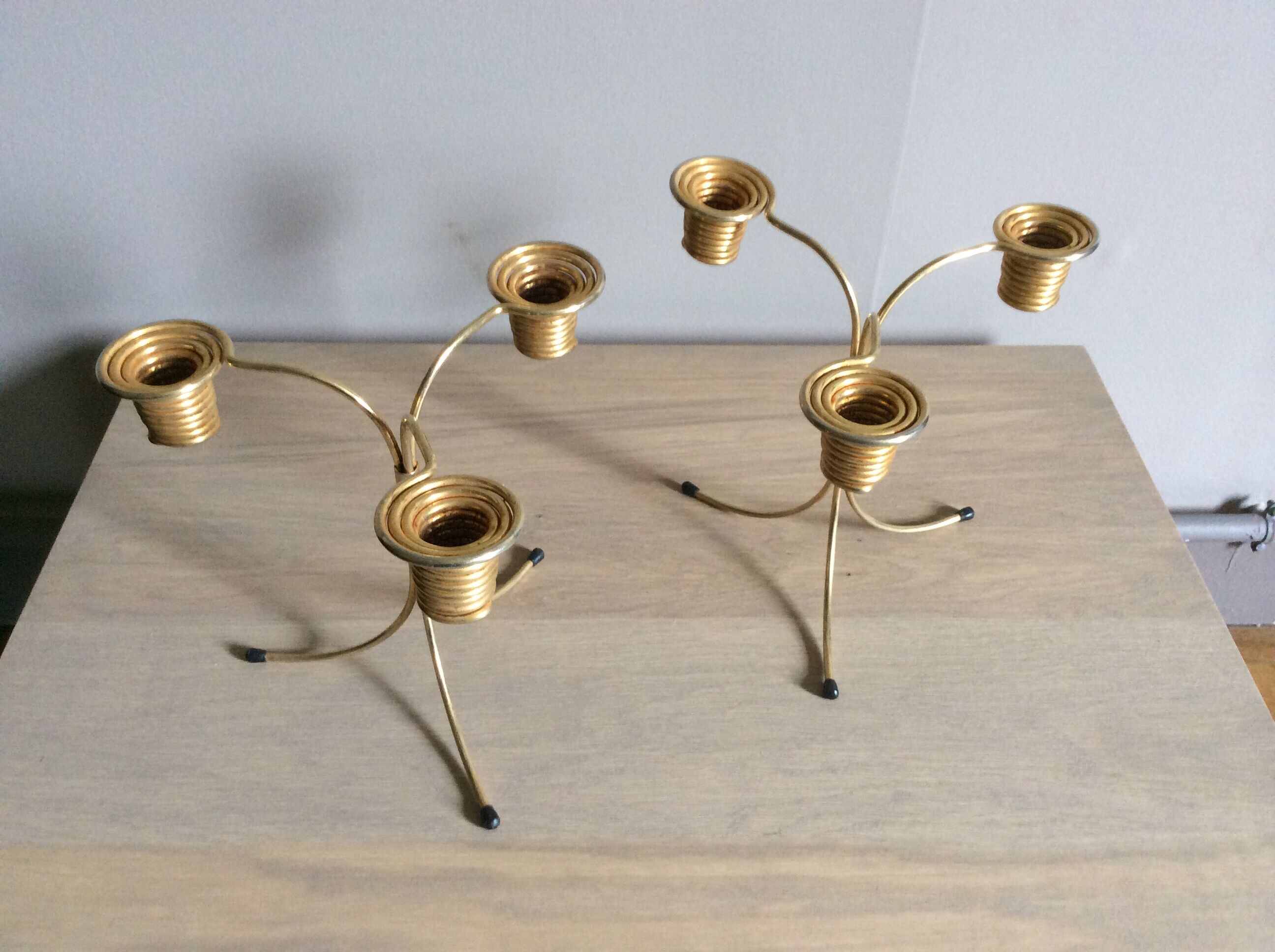 Wire dorė 60s candlesticks
