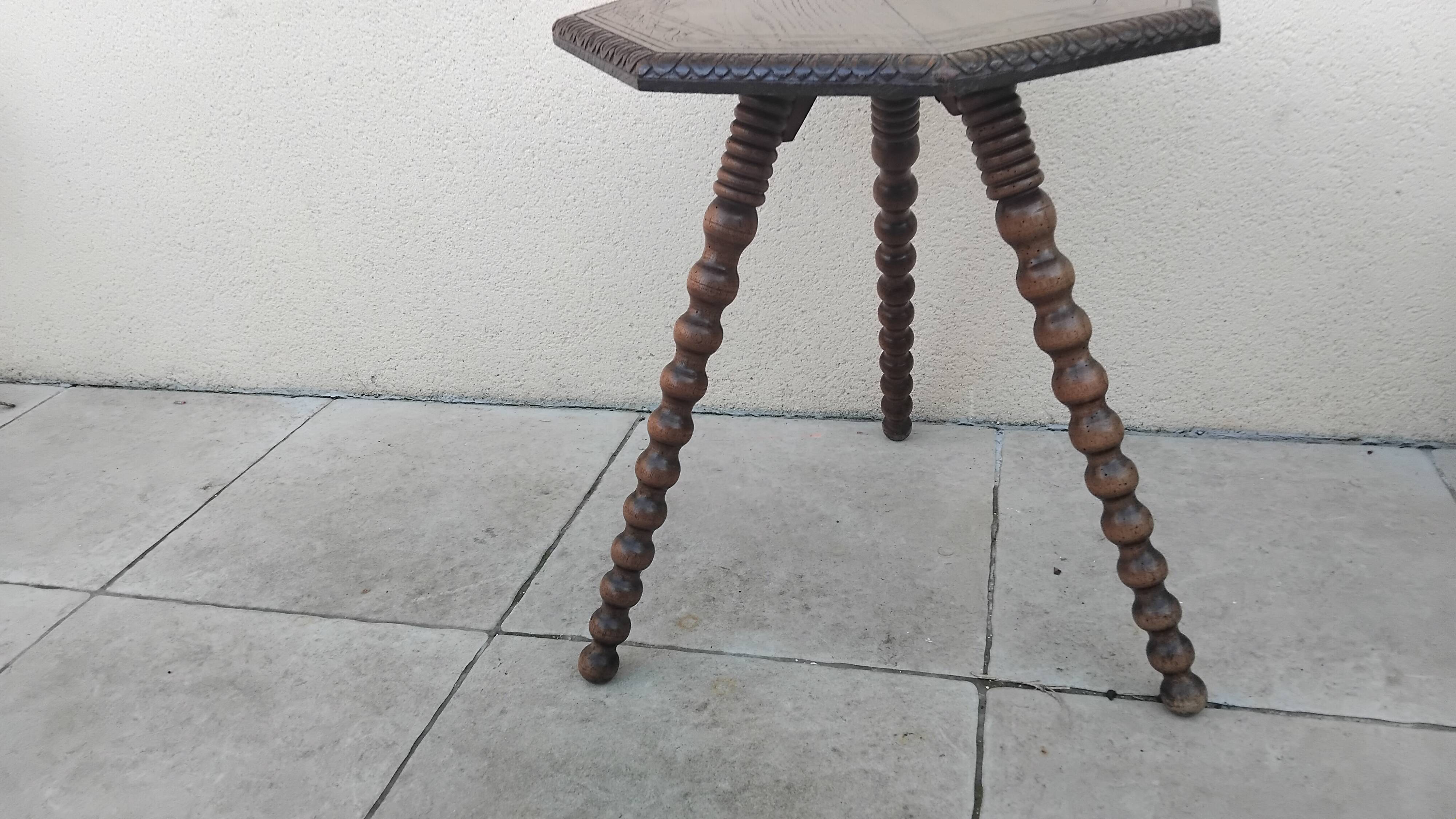 Antique wooden tripod side table with carved ball legs, 19th century
