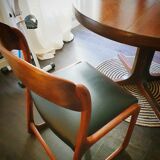 Baumann extendable round table