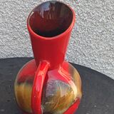 Cruche, pichet carafe en céramique émaillée rouge et beige design et vintage