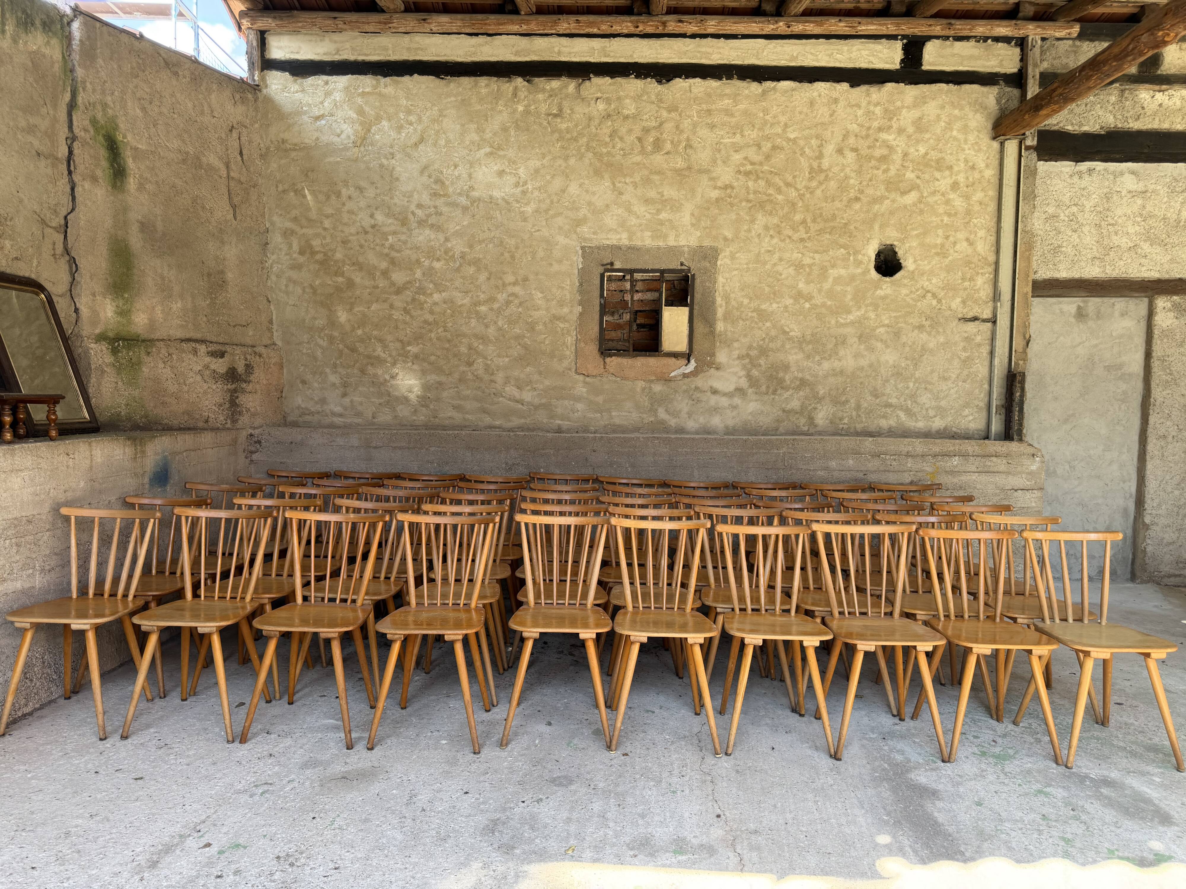 Lot de 50 chaises bistrot design scandinave
