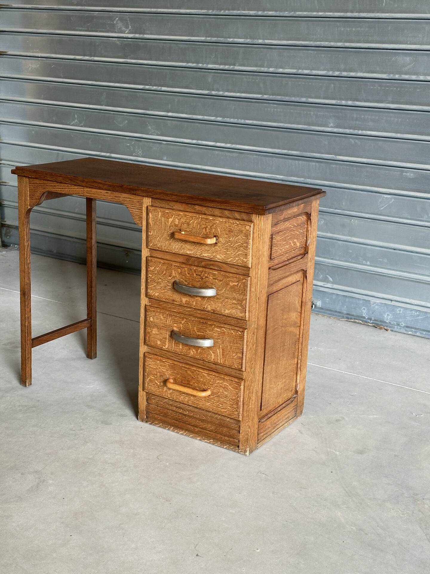 Small vintage desk from the 50s and 60s.