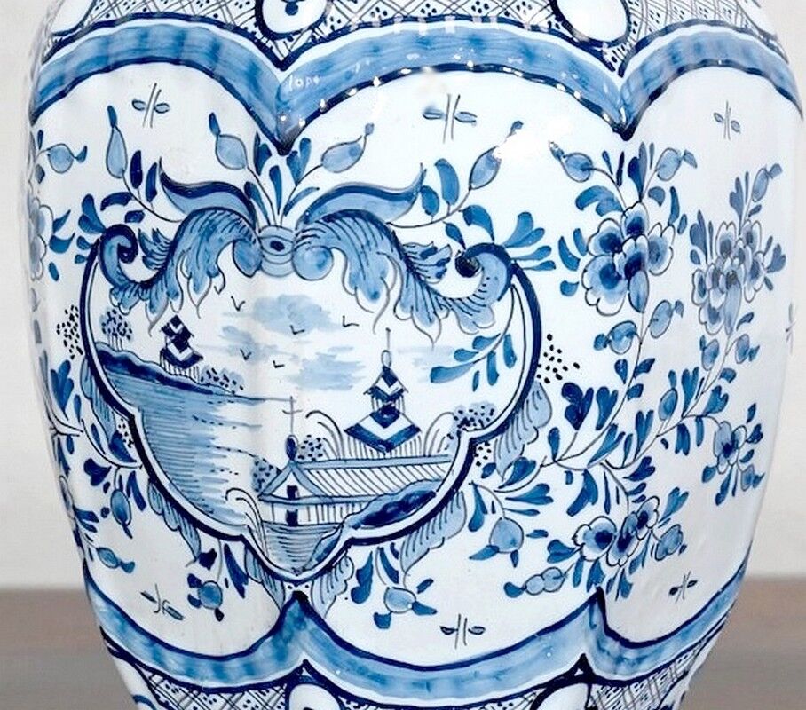 Delft earthenware vase - Early twentieth century