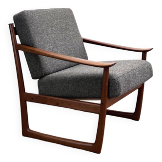 Mid-Century Modern Lounge Chair in Teak by Peter Hvidt an Orla Mølgaard Nielson for France and Son
