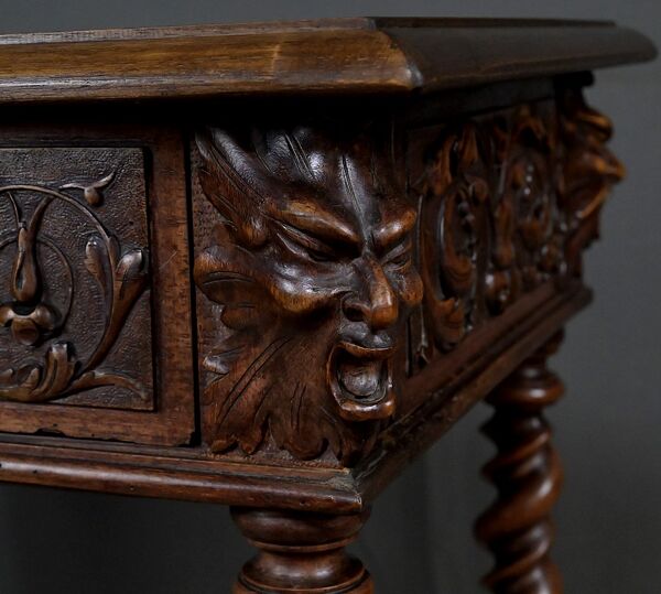 Petite table bureau en noyer, style Henri II – fin XIXe