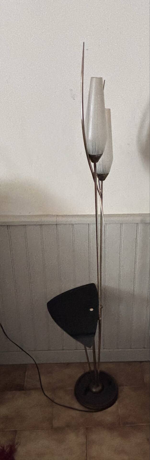 1950s Modernist Floor Lamp with Reading Light, brass and filigree glass.