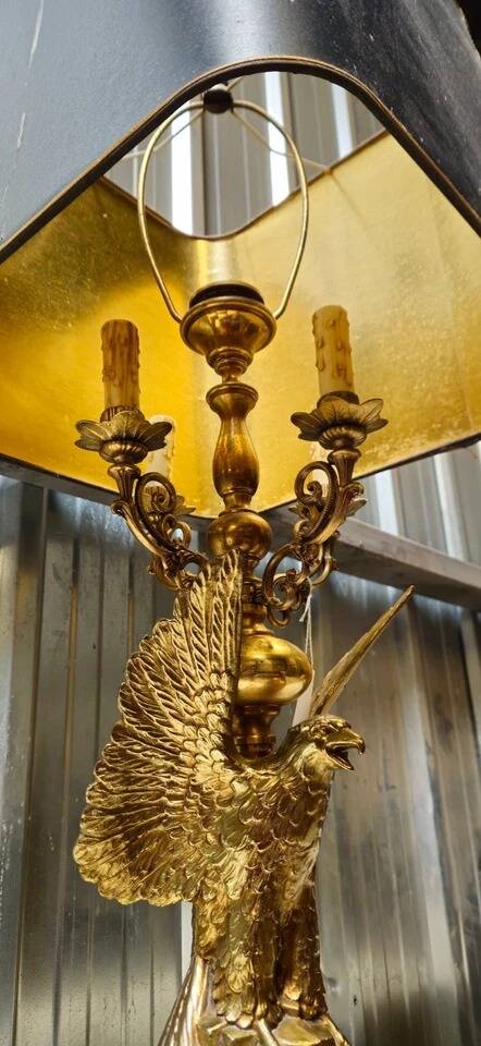 Very large Empire lamp / Egyptian Revival in gilded bronze with an eagle.