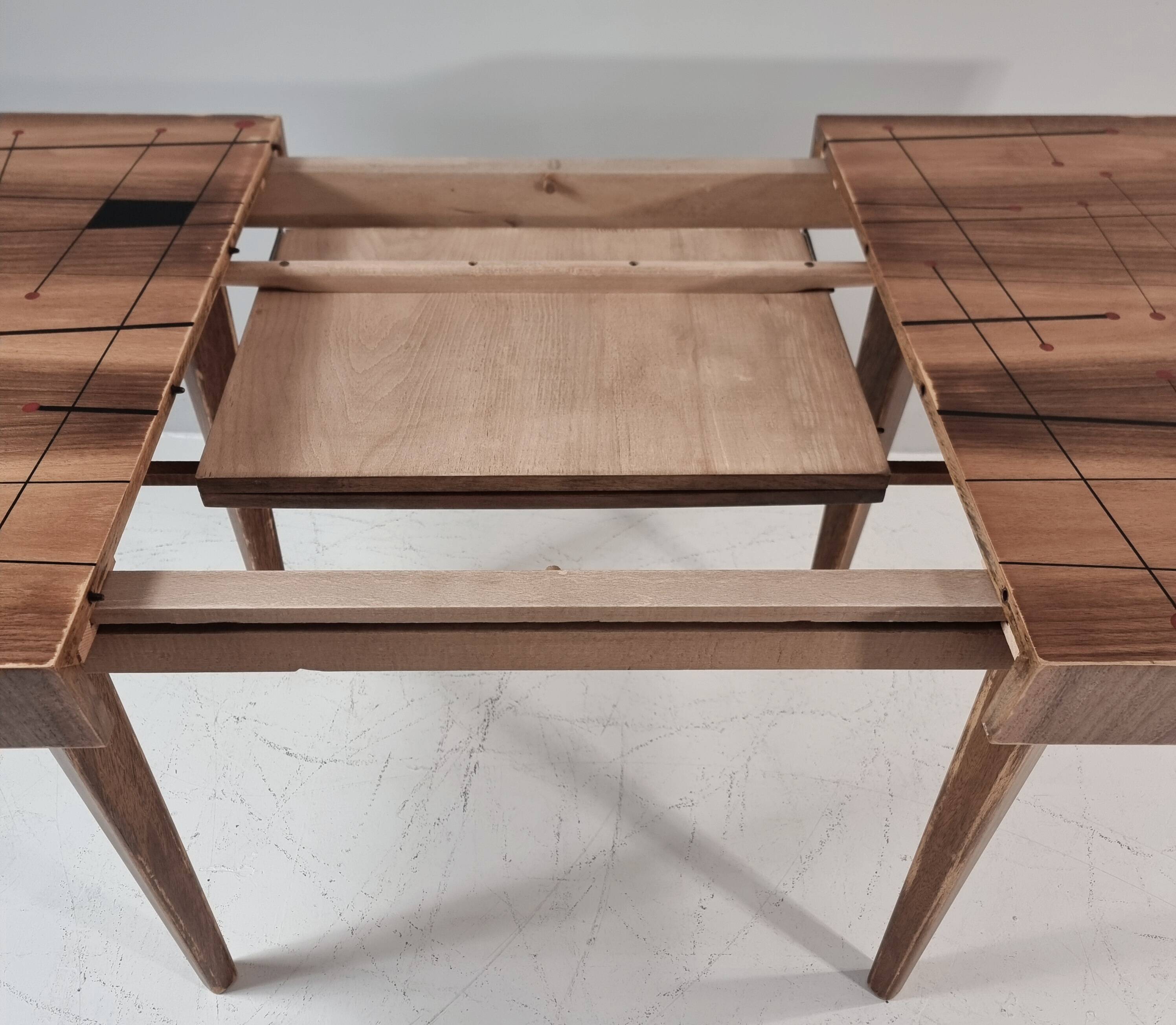 Vintage dining table in walnut, 1970s