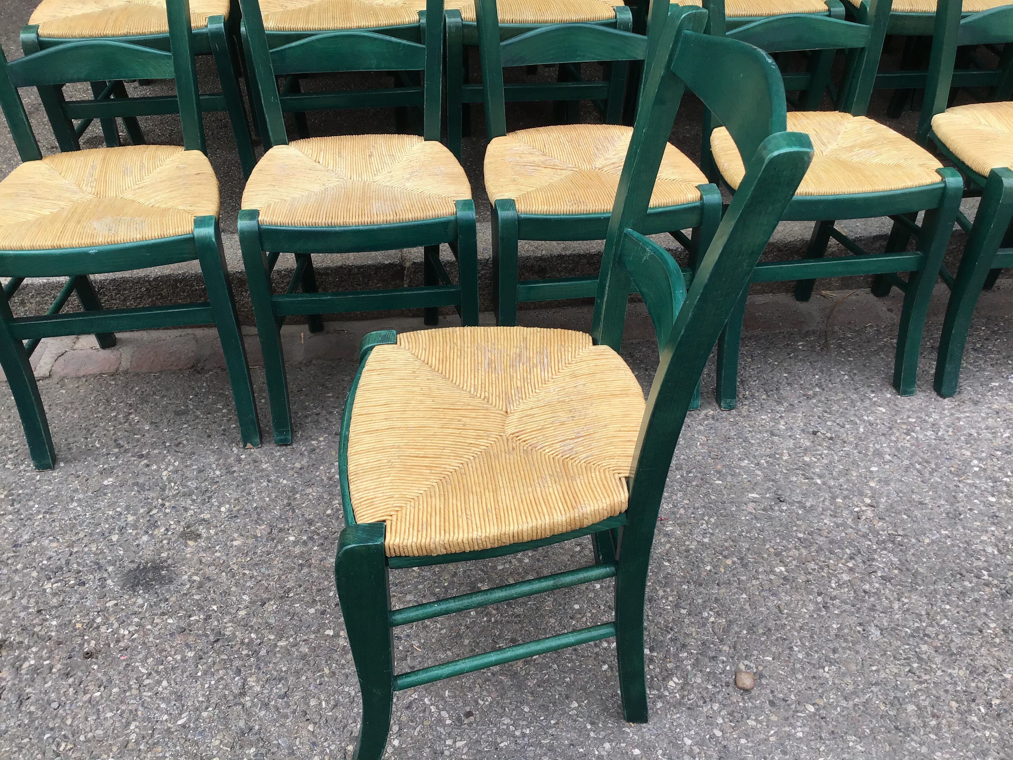 Lot de 70 chaises bistrot restaurant vintage