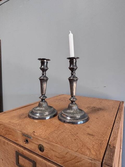 Magnificent pair of bronze candlesticks in Louis XVI style - 1900