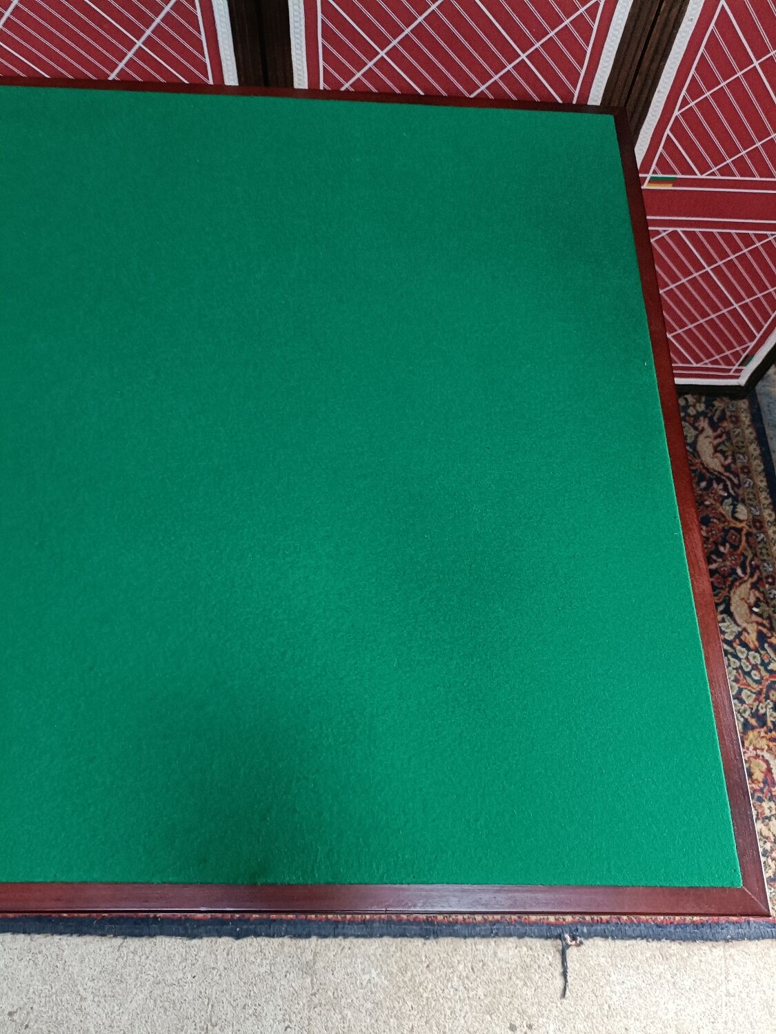 Table de bridge placage acajou et tapis vert, état neuf