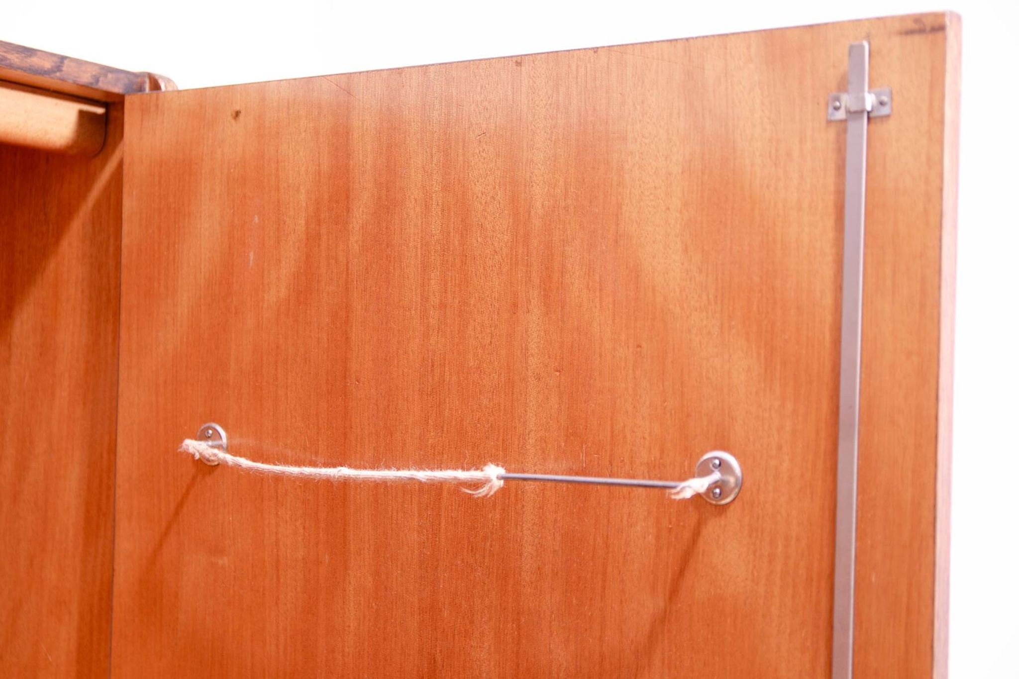 Elegant oak wardrobe U-450 by Jiří Jiroutek for Interiér Praha, 1960´s