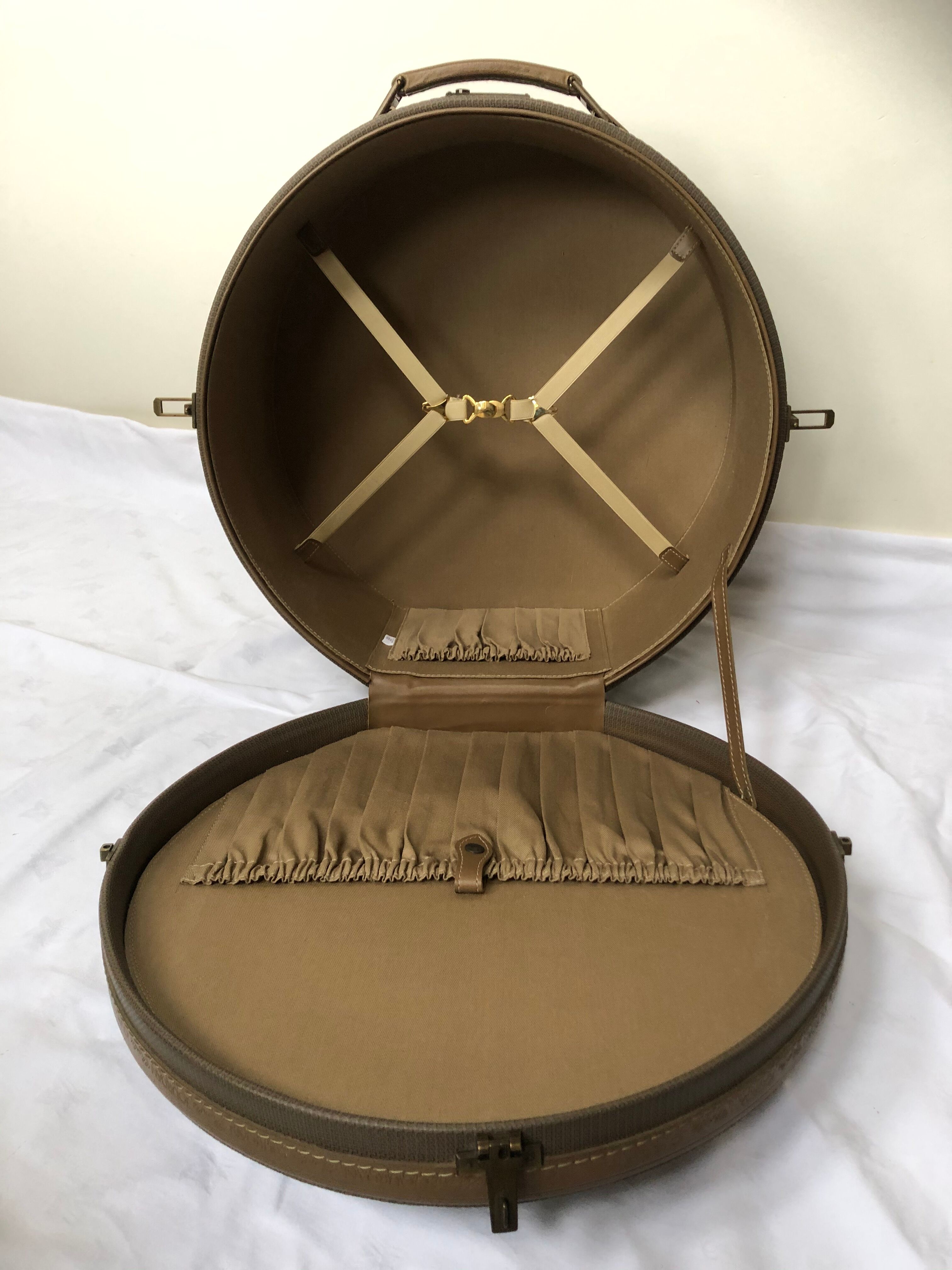 Charles jourdan hat box